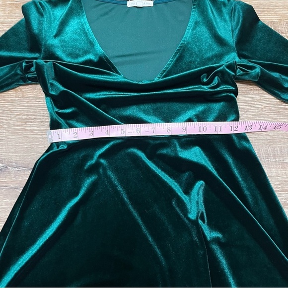 COPPER KEY Dark Emerald Green Velvet Fit & Flare Long Sleeve Dress Size Small - Picture 7 of 10